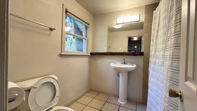 Building Photo - Charming West Austin Bungalow