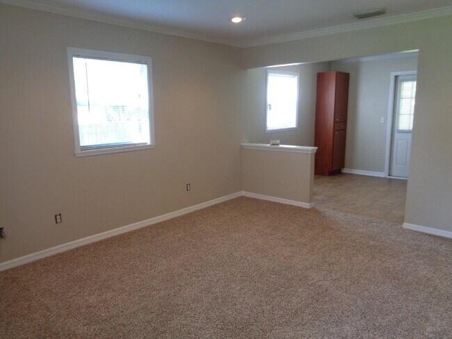 Foto del edificio - Charming 2-Bedroom Home in Tampa - Cozy 76...