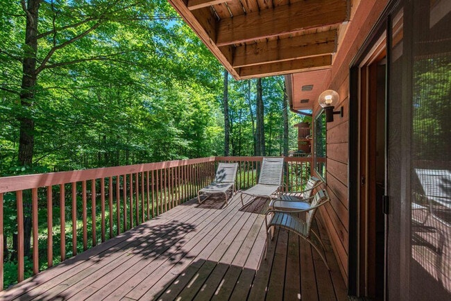 Building Photo - 1702 Forest Ridge Rd