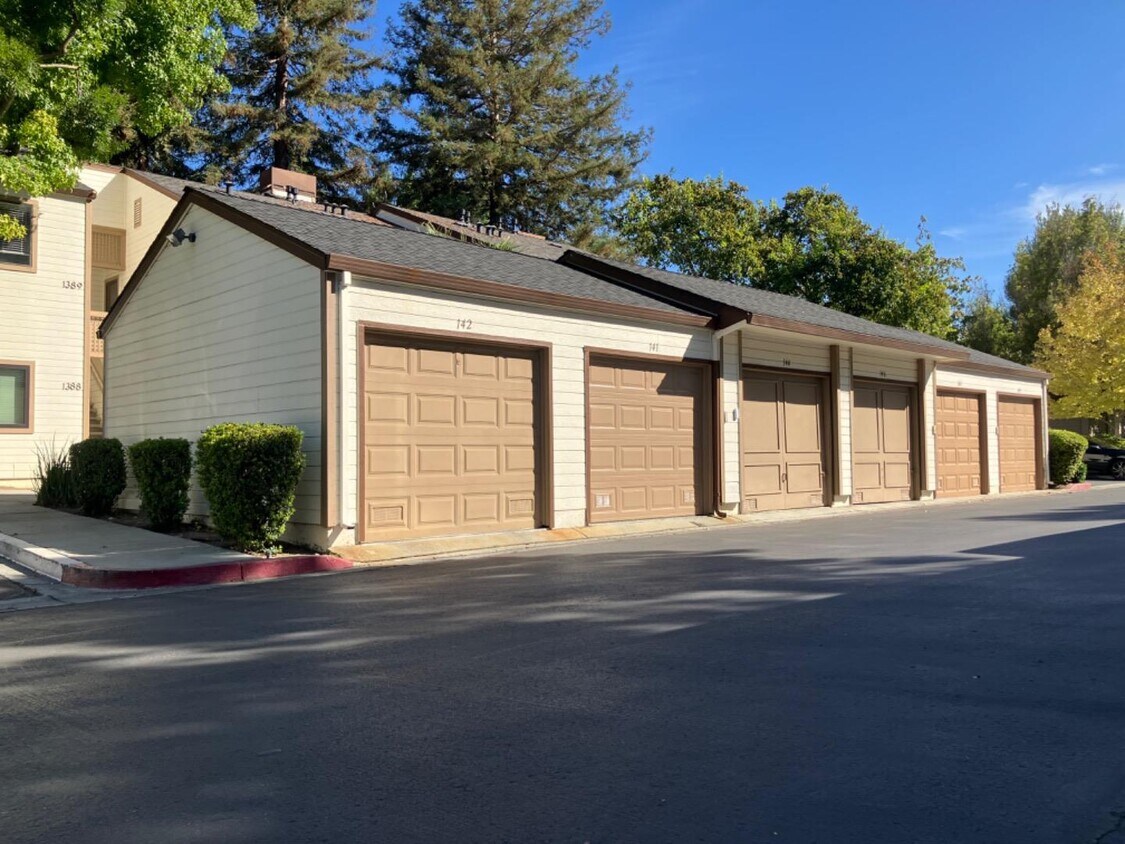 Foto principal - 1391 Meadow Ridge Cir