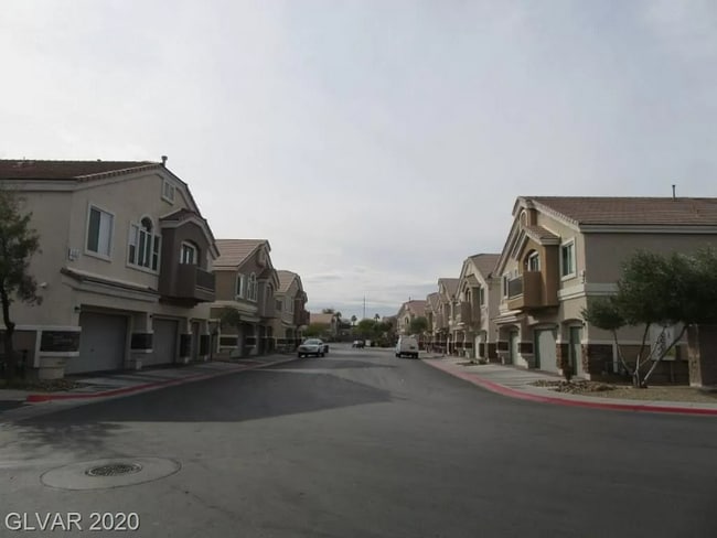 Building Photo - 5547 High Wager Way