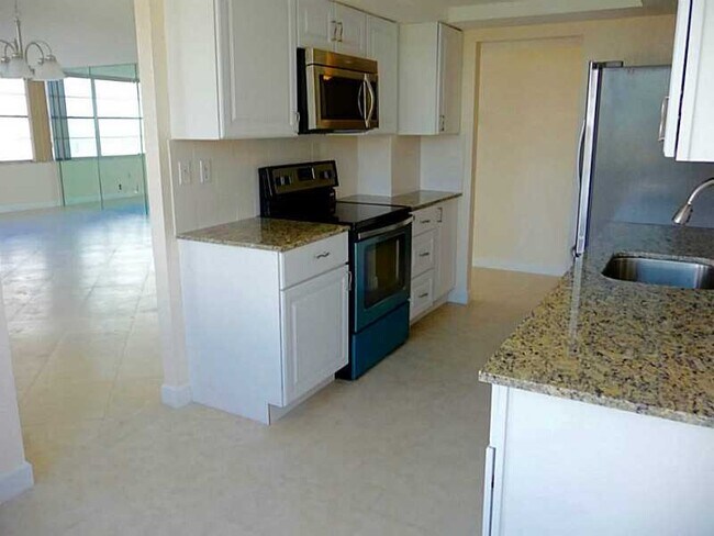 Foto del edificio - 18011 Biscayne Blvd