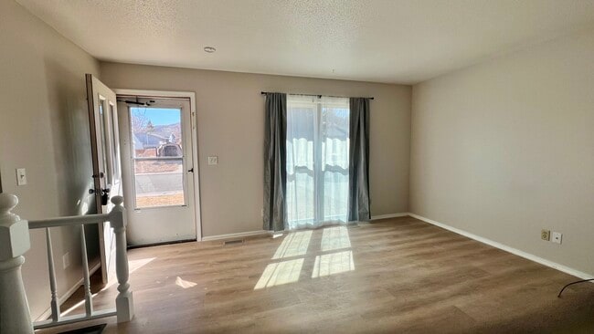 Building Photo - 715 Saratoga Dr