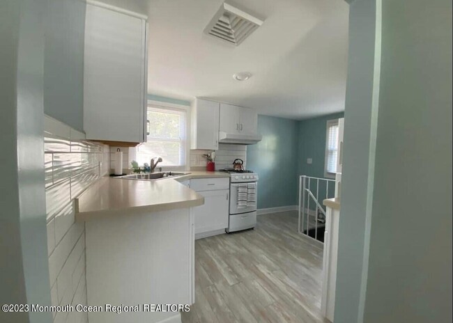 Building Photo - 222 Norwood Ln