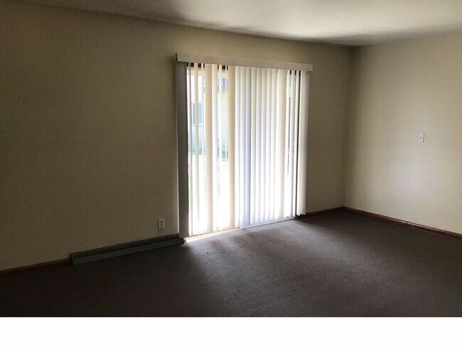 Foto del edificio - 4651 N 36th Street - 2 Bedroom Upper