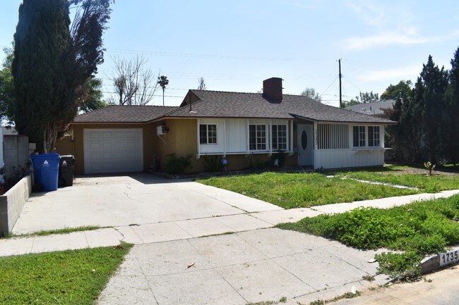 Building Photo - 17352 Cantara St