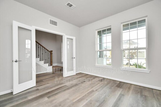 Foto del edificio - 1218 Raburn Run Ln
