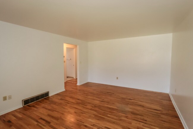 Building Photo - 3042 S 2225 E