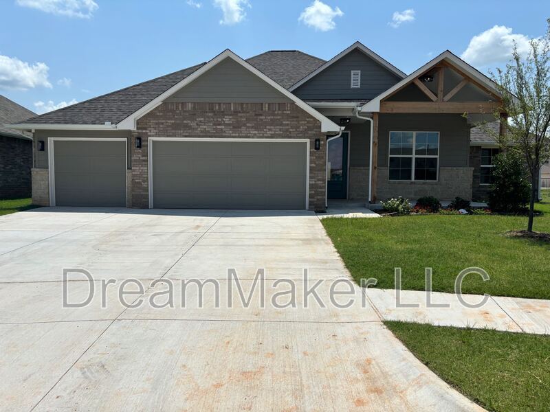 Primary Photo - 3002 Holw Crst Ln