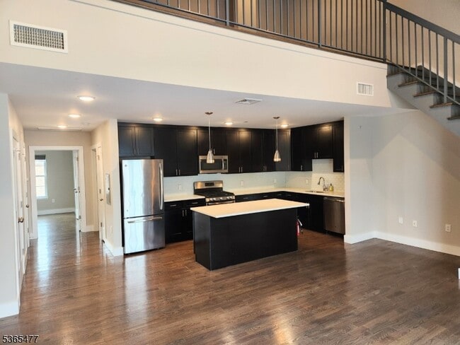 Building Photo - 59 Willet St