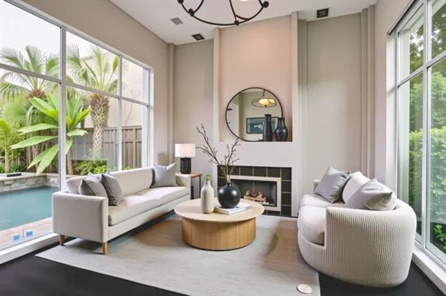 Foto del edificio - 6425 Shady Oaks Ln