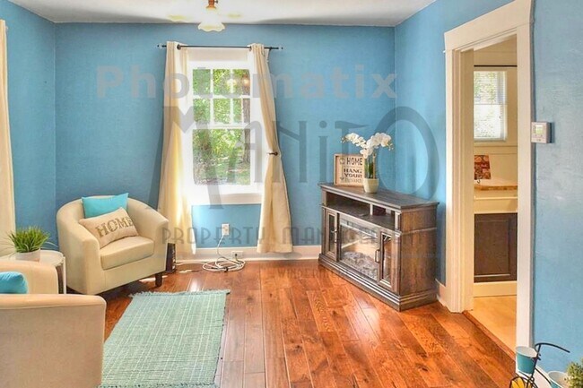 Foto del edificio - Darling Bungalow in the Perry District