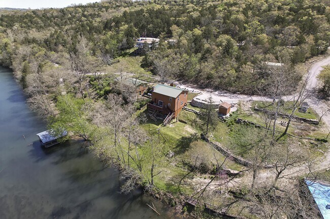Foto del edificio - 721 Shore Rd