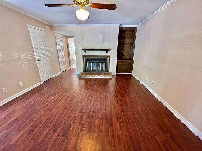 Foto del edificio - 2 Bed/ 1.5 Bath - Townhome in Cool Springs