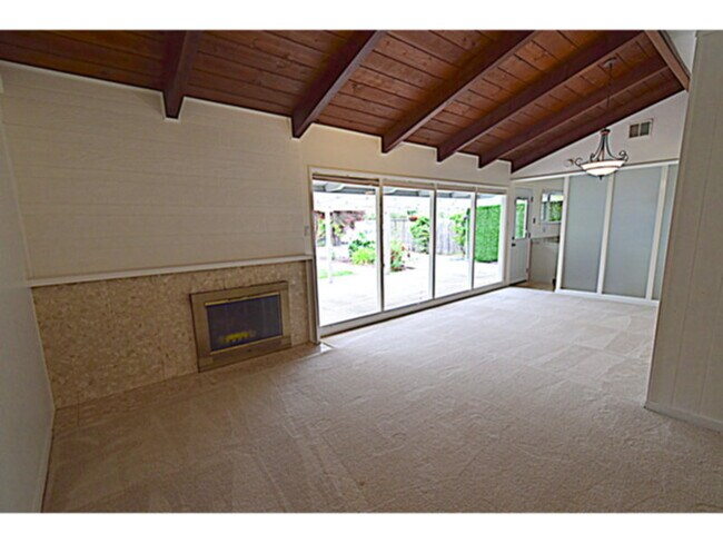 Building Photo - 128 Blackfield Dr
