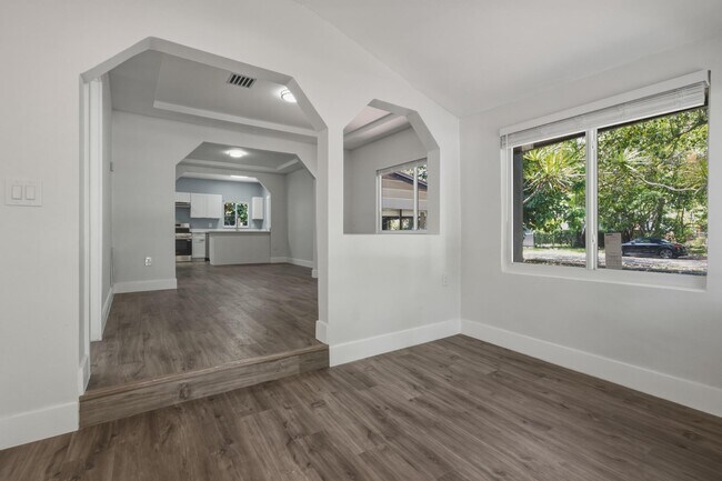 Foto del edificio - 12980 NE 10th Ave