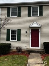 Building Photo - 632 S Cedar St