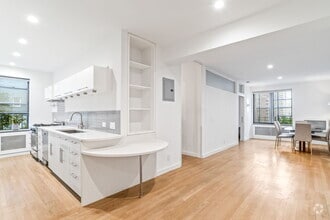 Building Photo - 350 E 54th St