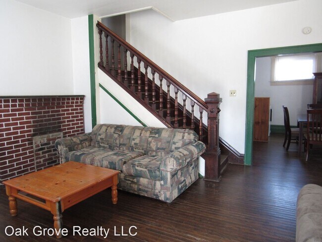 Building Photo - 4 br, 1 bath Room For Rent - 720-722 Klond...