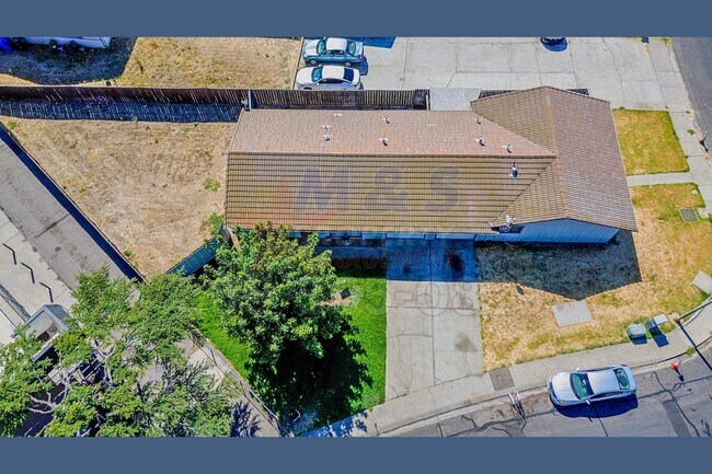 Foto del edificio - 302 Lovell Way
