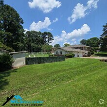 Building Photo - 2601 Cohnwood Dr