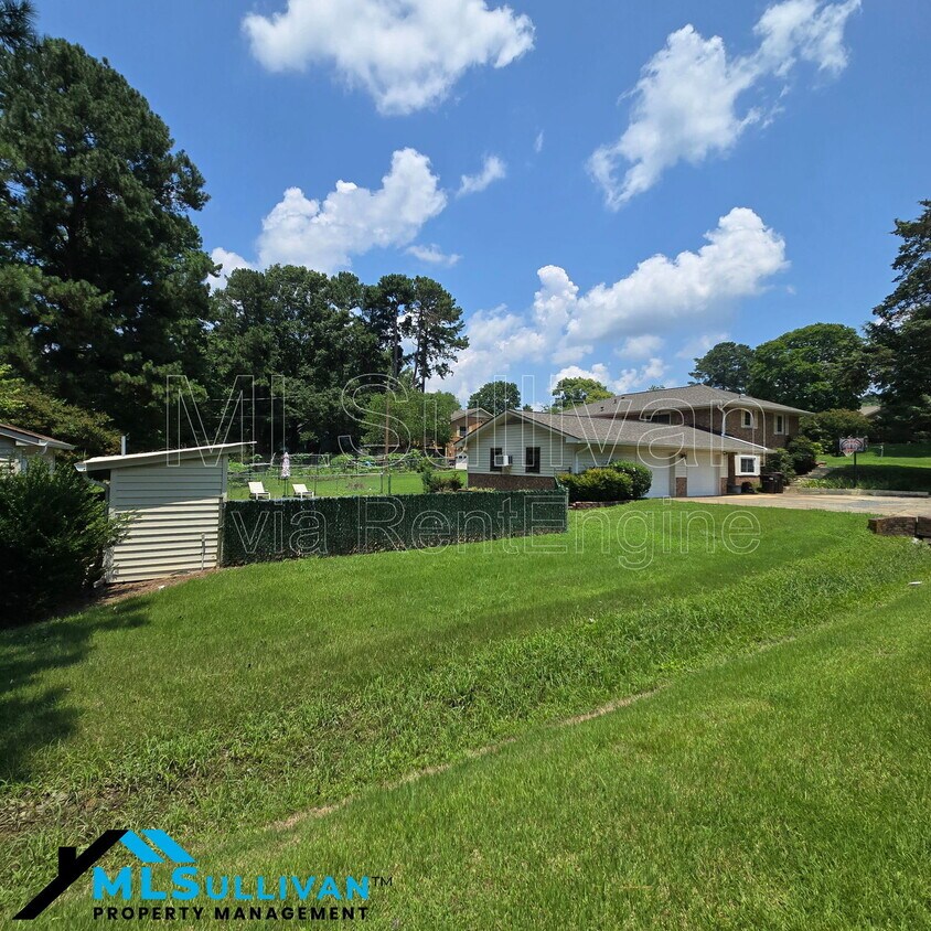 Foto principal - 2601 Cohnwood Dr