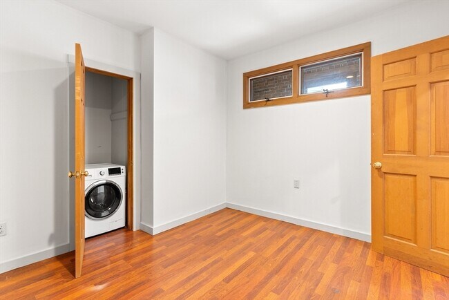 Foto del edificio - 100-102 Main St