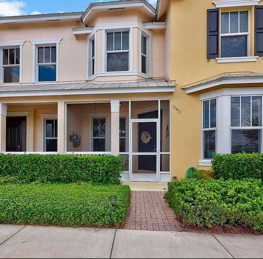 Foto principal - Tradition Townhome with 3 bed/2.5 bath/2 c...