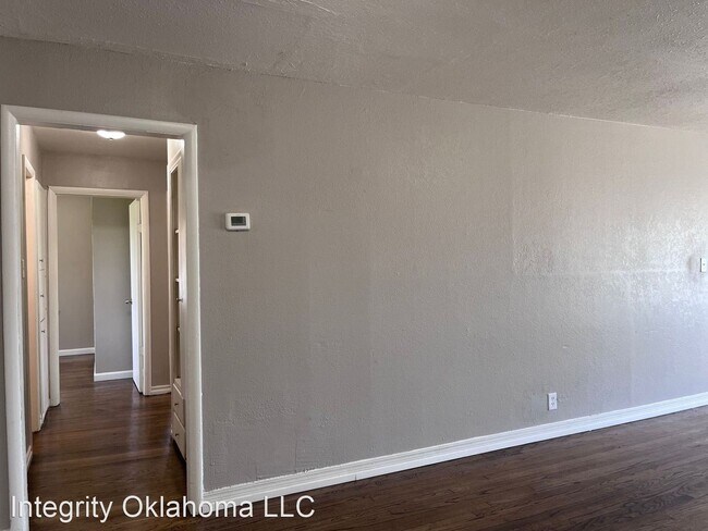 Building Photo - 3 br, 1 bath House - 5624 S. Barnes Ave.