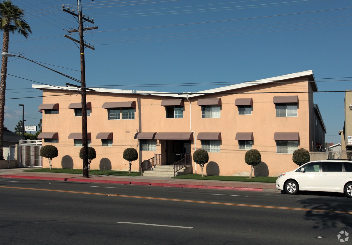Building Photo - 16020 Van Ness Ave