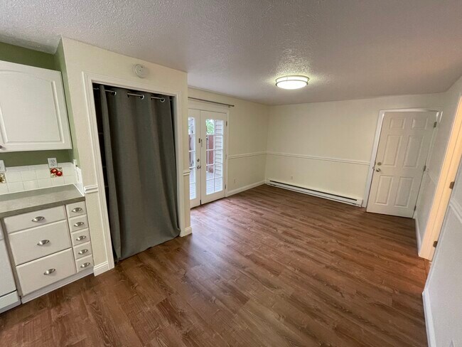 Dining area pantry closet, and door to bonus room - 4368 Imperial Dr