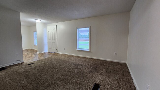 Building Photo - 1007 10th St