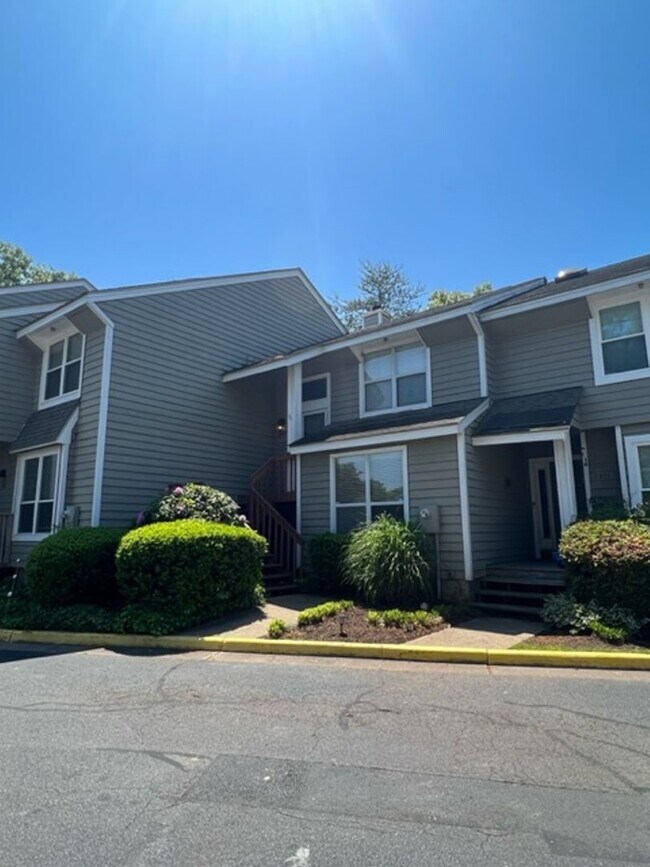 Building Photo - CONDO FOR RENT - HERONS COVE!