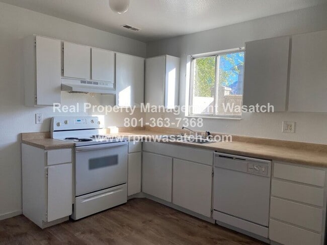 Building Photo - 671 Candlelite Ln