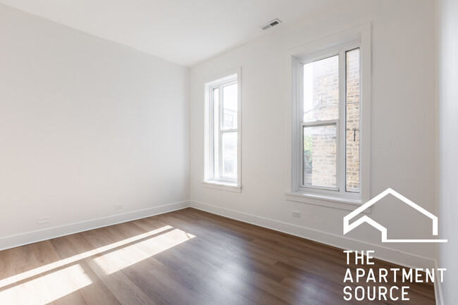 Foto del edificio - 1452 N Kedzie Ave
