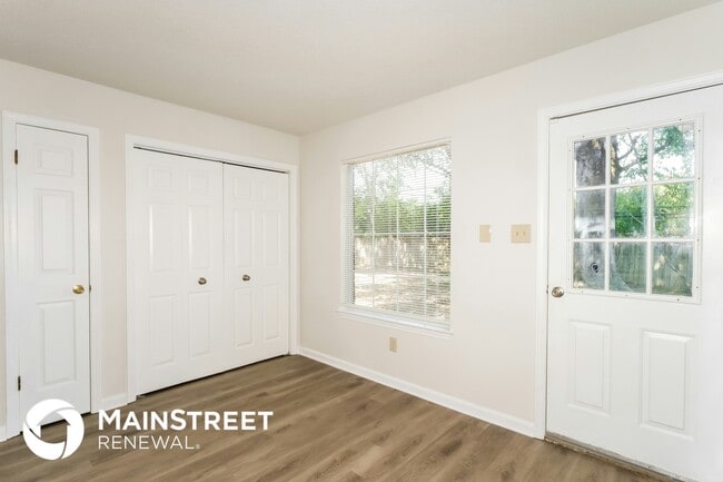 Building Photo - 2813 Arbor Lane Cove