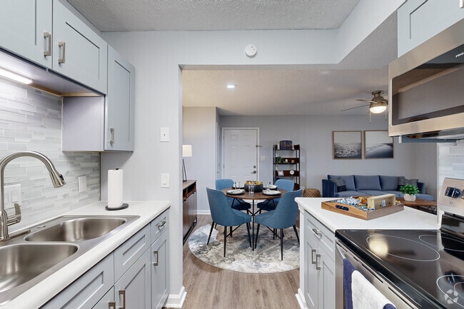 1BD 1BA 700SF The Elm - The Emory
