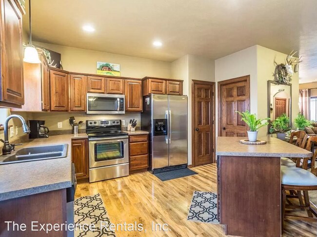 Building Photo - 2 br, 2.5 bath House - 6810 S Tomar Rd