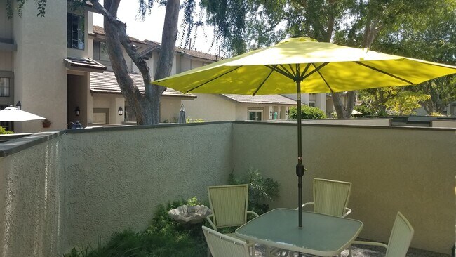 Foto del edificio - Highly Sought After Location in Turtle Roc...