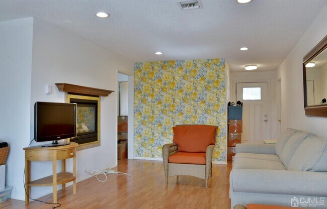 Building Photo - 94 Salix Plaza