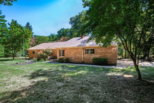 Building Photo - 5293 Ashford Rd