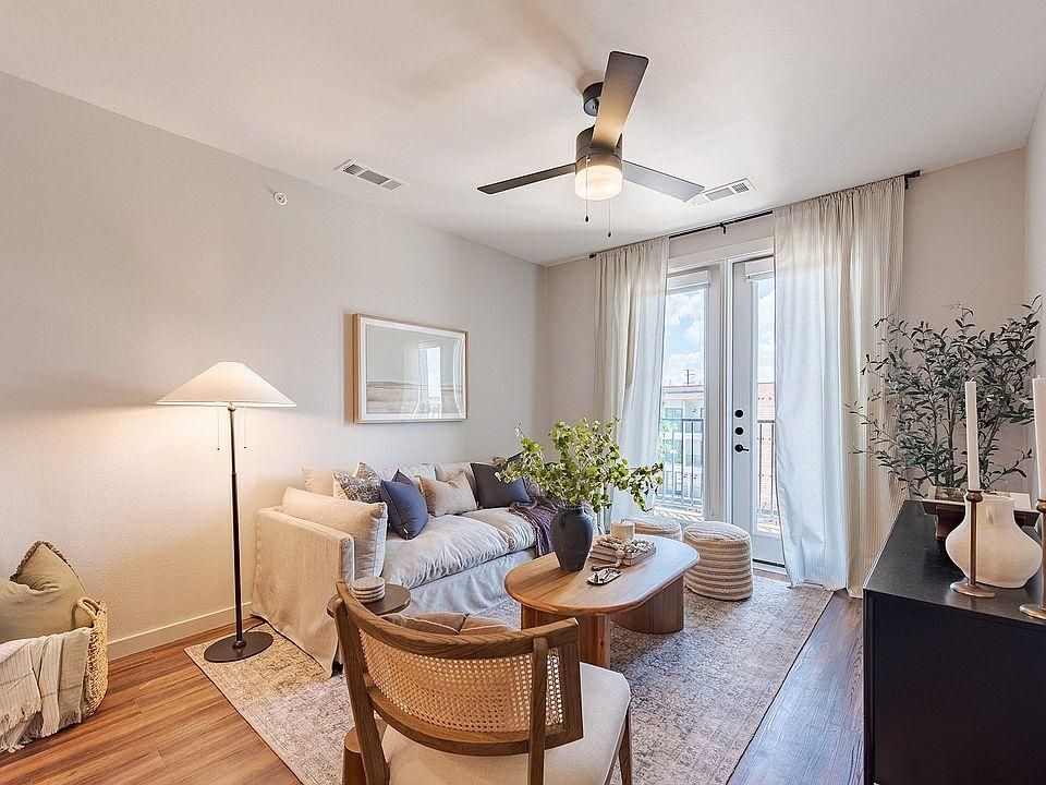 Foto del edificio - 13621 Lyndhurst St