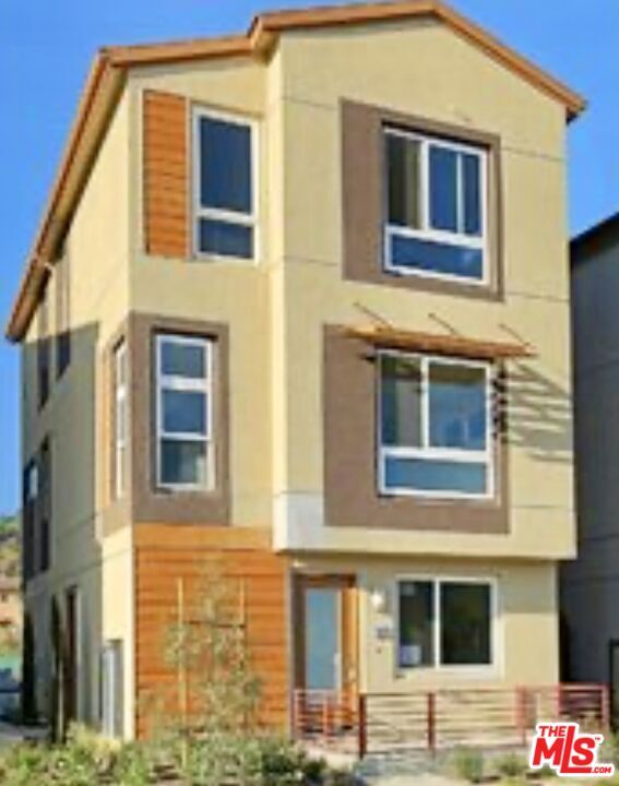 Building Photo - 2581 Arvia St