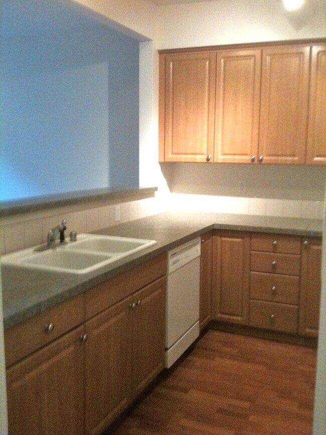 Building Photo - 13000 Admiralty Way