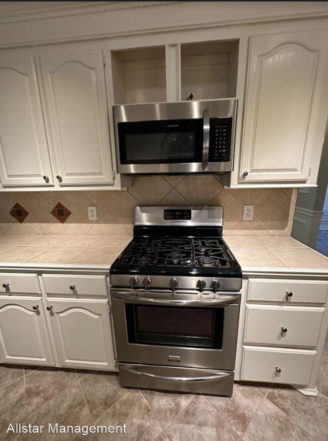 Foto del edificio - 4 br, 3 bath House - 2206 Pinehaven Drive