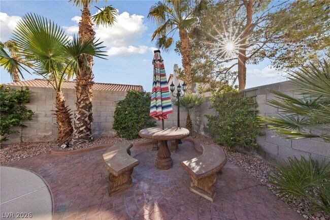 Foto del edificio - 449 Rutherford Cir