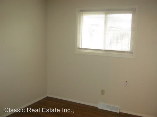 Building Photo - 654 Rogers Rd