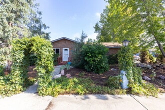 Building Photo - 926 Yeager Pl