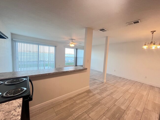 Foto del edificio - Sailpoint Bay Apartments