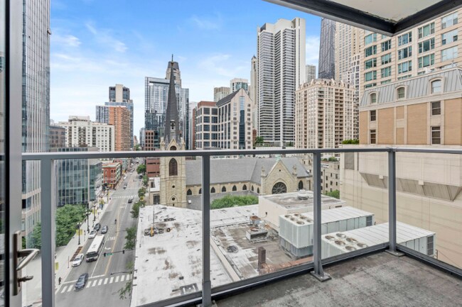 Foto del edificio - 38 E Huron St